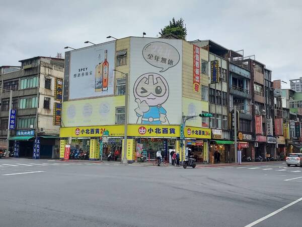 佳德糕餅買下萬華區康定路三角窗店面